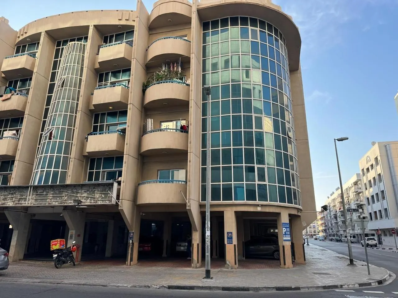 Partition Rooms In Deebaj Hotel Apartment Dubai