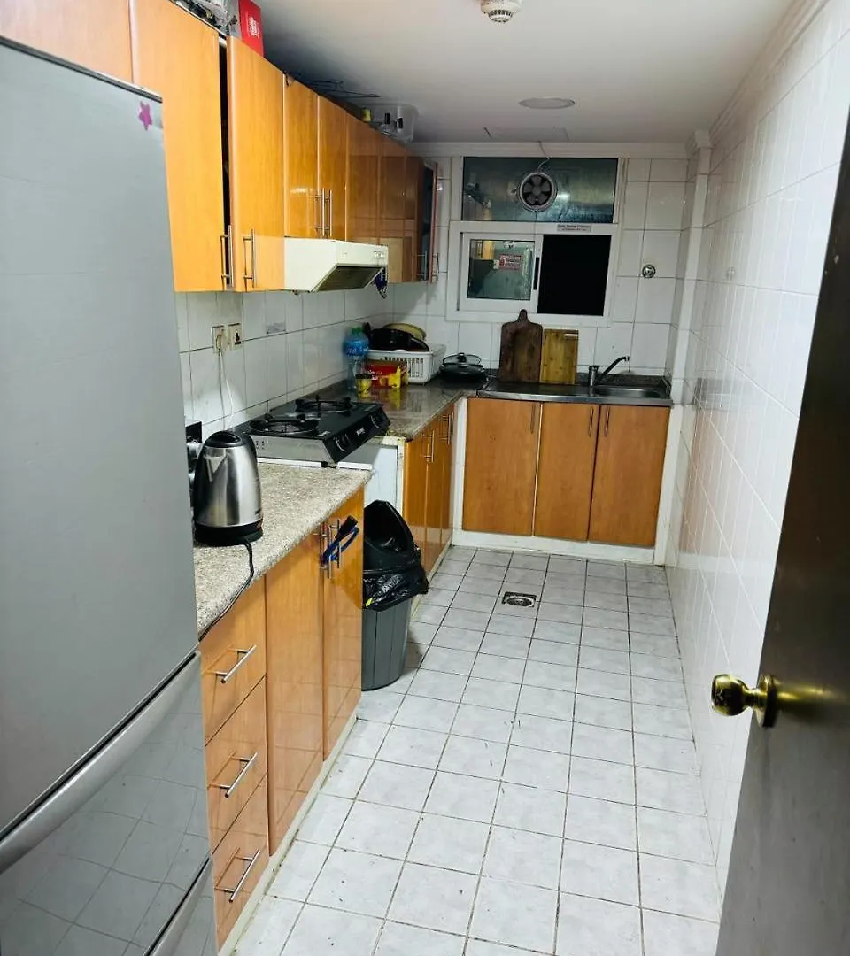 Partition Rooms In Deebaj Hotel Apartment 두바이 0*,  아랍에미리트