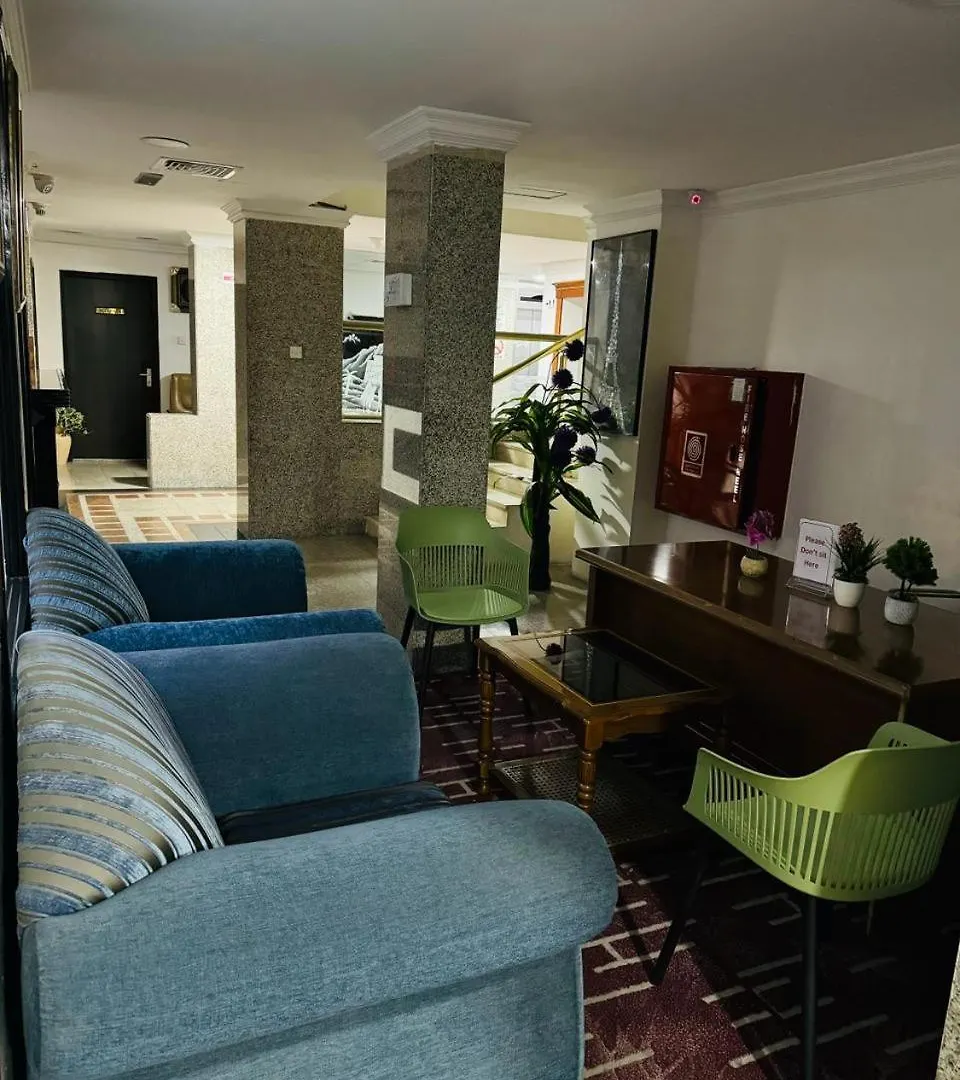 Partition Rooms In Deebaj Hotel Apartment 두바이