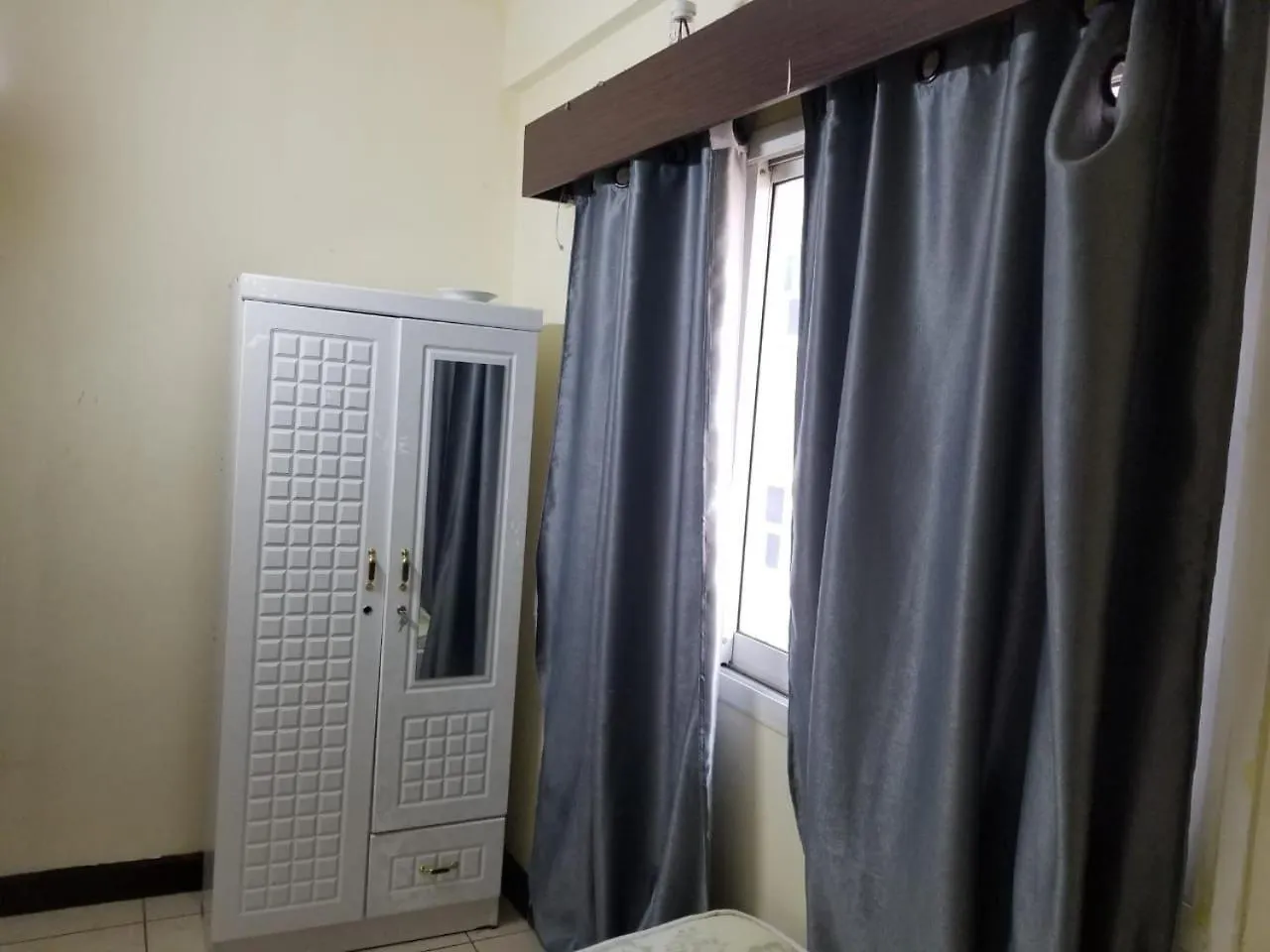 Partition Rooms In Deebaj Hotel Apartment 두바이